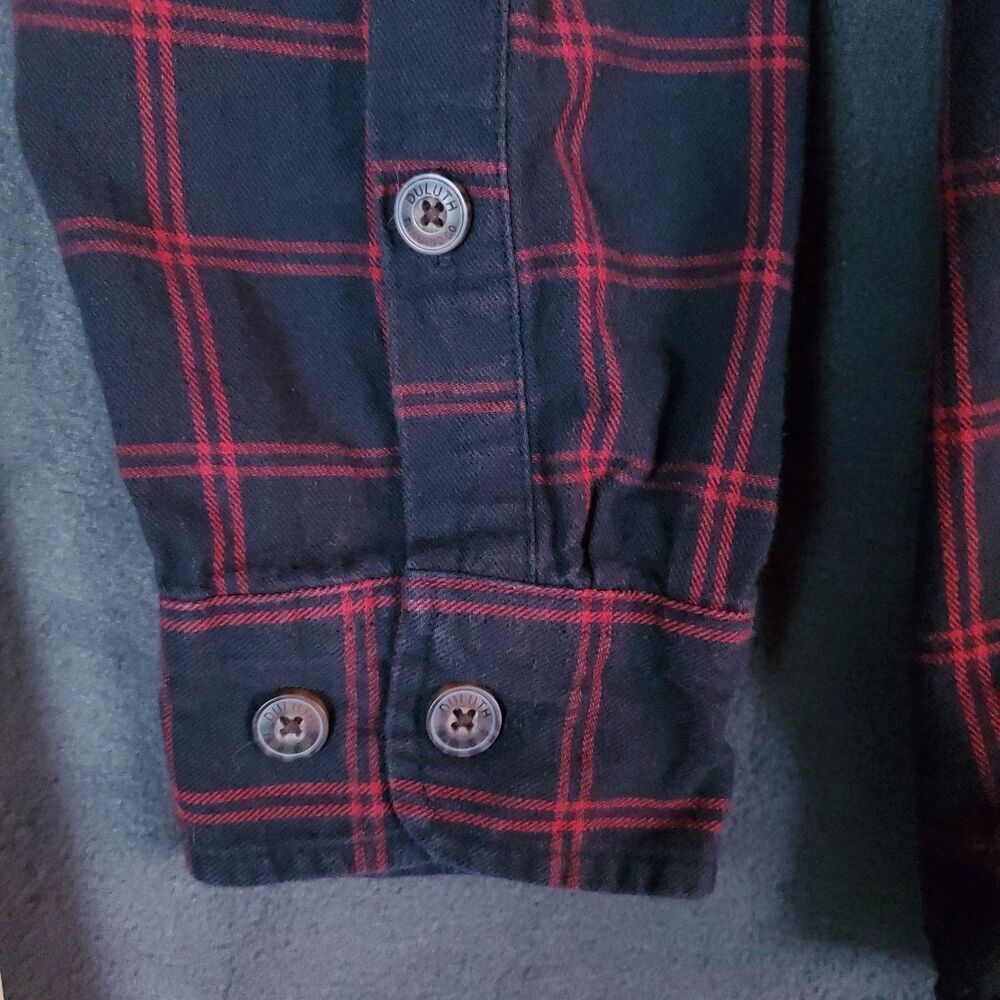Duluth Trading Shirt Mens XL Black Red Plaid Flannel Heavy Shacket Pocket - Picture 6 of 14